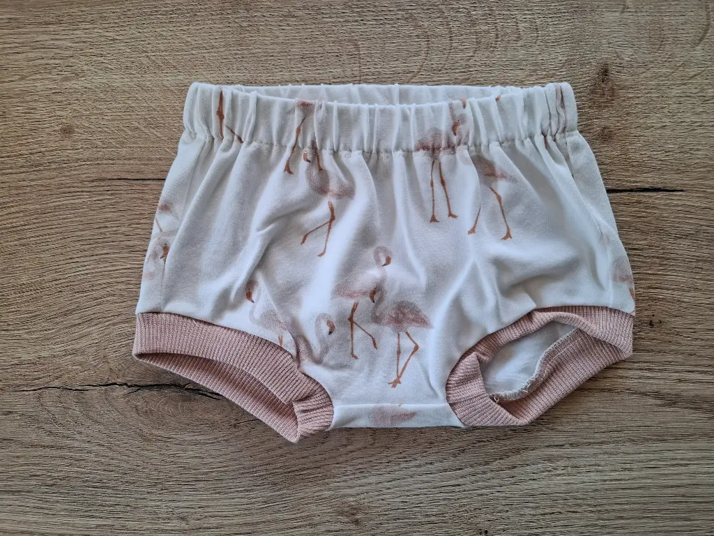 Kort broekje flamingo
